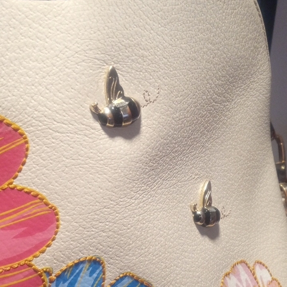 kate spade | Picnic Perfect Bee Lottie Handbag | GUC- see description - Picture 3 of 14